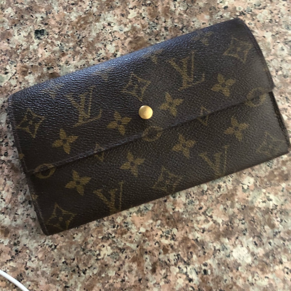 Authentic Louis Vuitton billfold/wallet